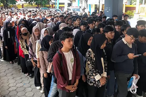 Apakah Job Fair Masih Relevan di Era LinkedIn & Aplikasi Online?