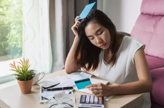 Kecemasan Karena Utang Online: Kenali Siklus Utang & Cara Stop-nya