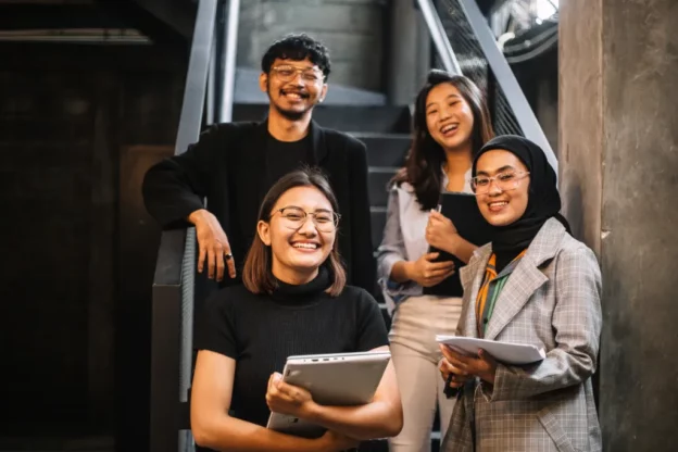 Kerja Apa di Umur 25–30 Tahun? Pilihan Karir & Rekomendasi
