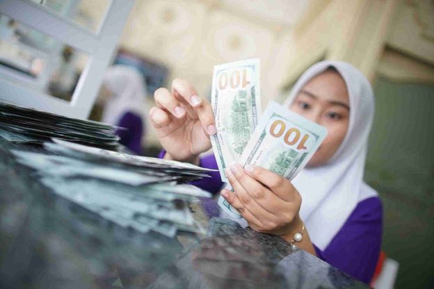 Valuta Asing : Investasi, Keuntungan, Risiko + Trading Forex